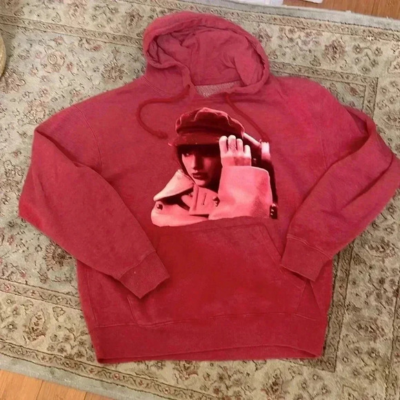Taylor Swift RED Taylor's Version Hoodie Sweatshirt Size M Album Cover - Picture 1 of 7